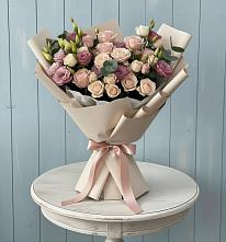 Букет цветов из:  Розы и Лизиантусы в Касторное