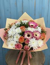 Букет цветов из:  Розы, Герберы и Хризантемы в Касторное