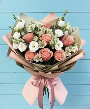 Букет цветов из:  Розы, Альстромерии и Лизиантусы в Касторное