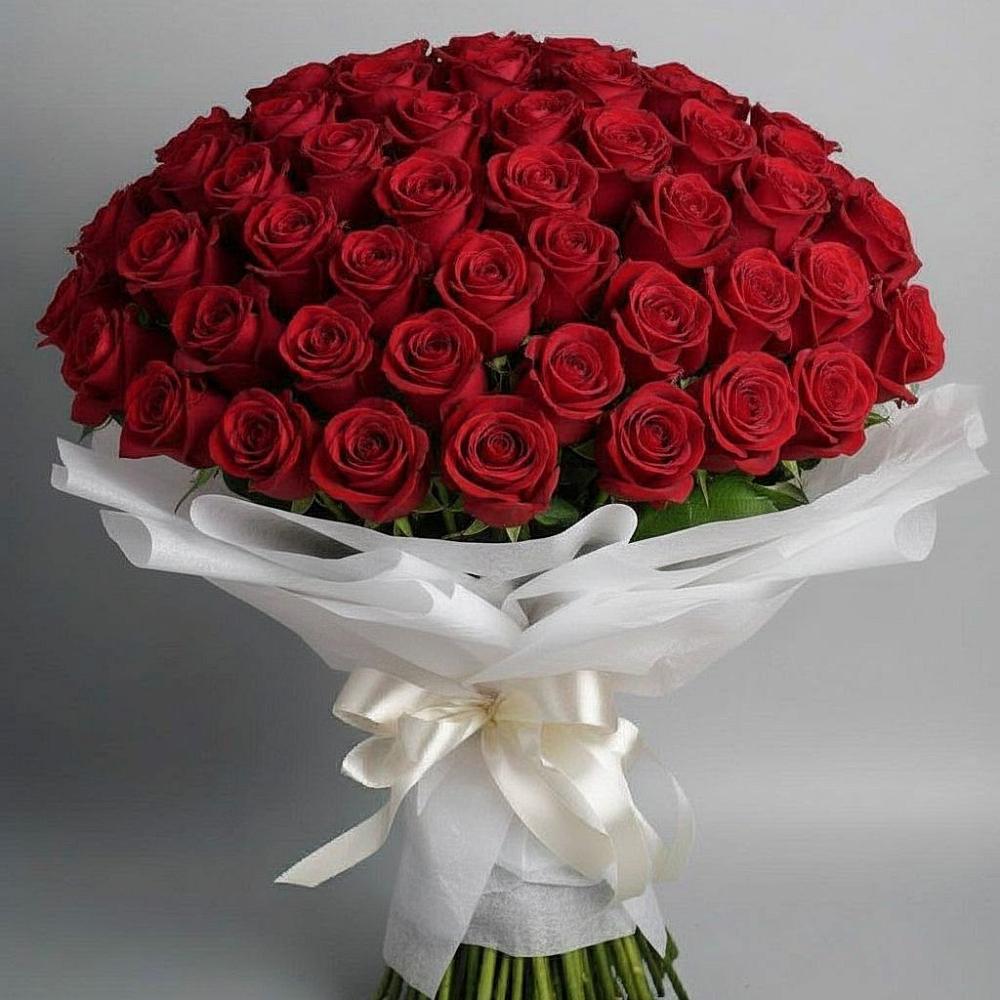Букет 101 Красная роза Блэк Мэджик в Касторное