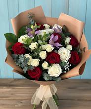 Букет цветов из:  Розы и Альстромерии в Касторное