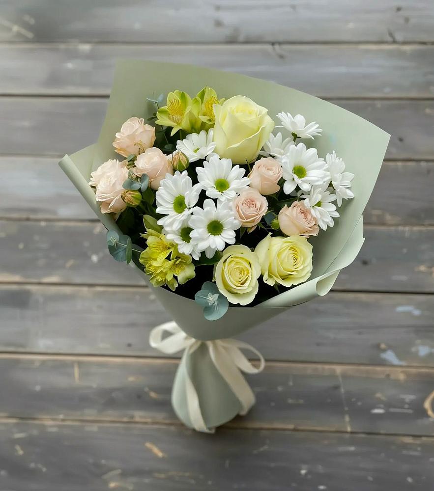 Букет цветов из: Альстромерии, Розы и Хризантемы в Касторное