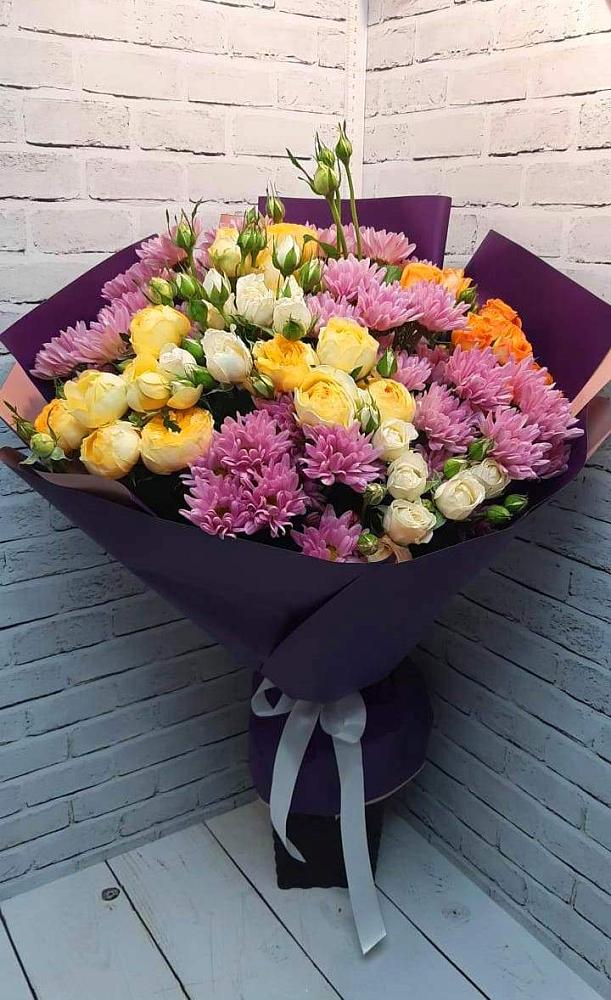 Букет цветов из: Хризантемы и Розы в Касторное