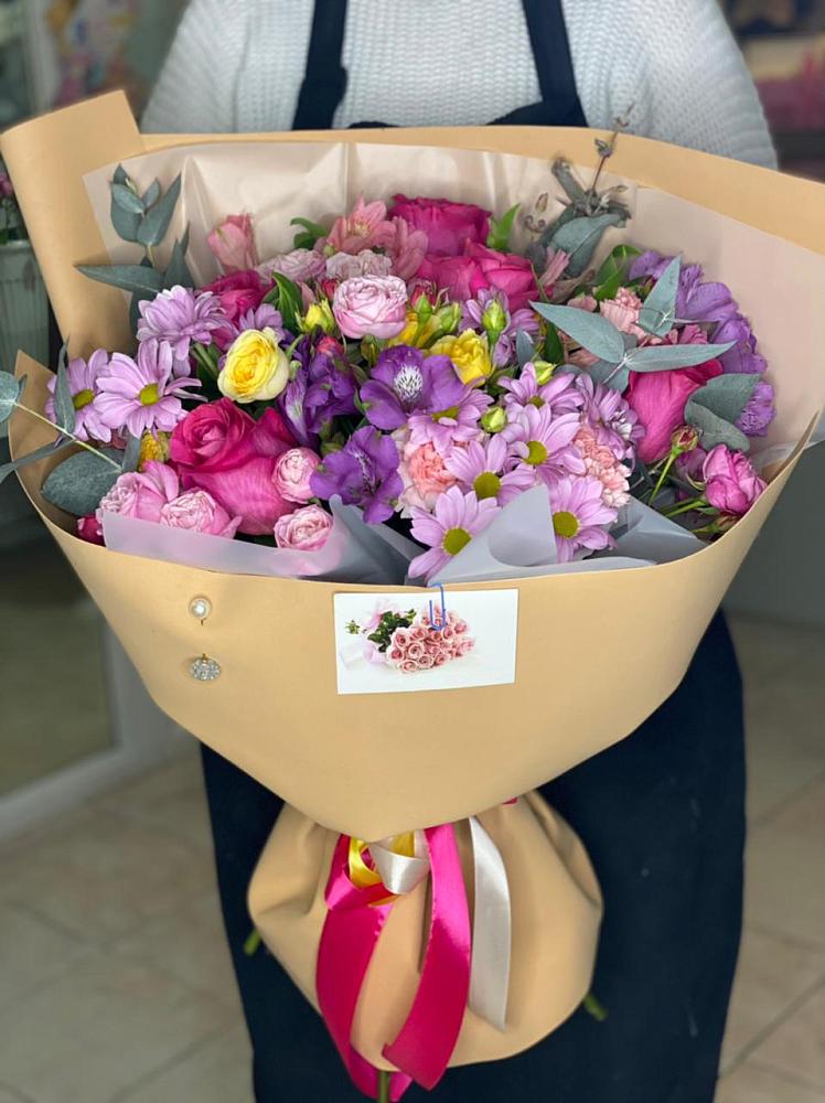 Букет цветов из: Хризантемы, Гвоздики и Альстромерии в Касторное