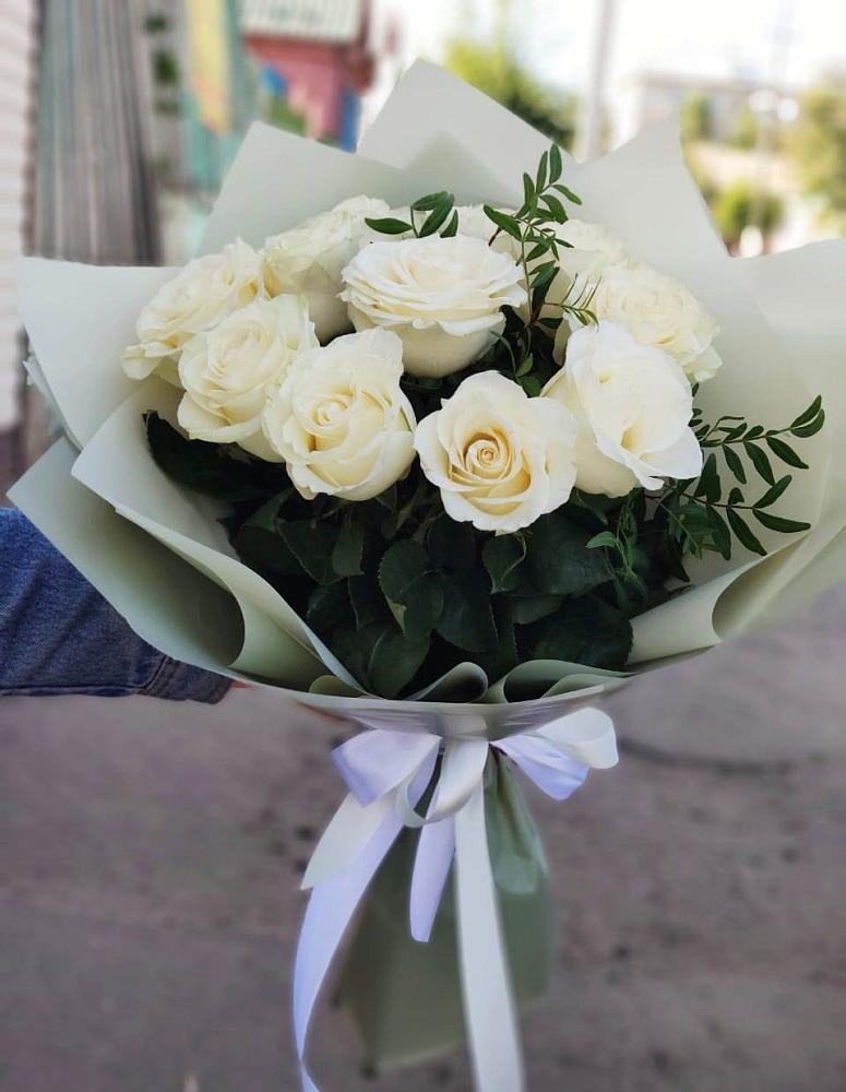 Букет Белые розы Проуд в Касторное