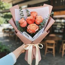 Букет цветов из:  Розы в Касторное