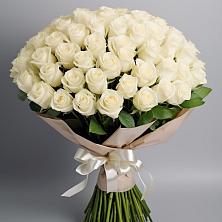 Букет 101 беля роза Белоснежка в Касторное