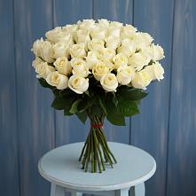 Букет 51 Белая роза Эдлесс Лав в Касторное