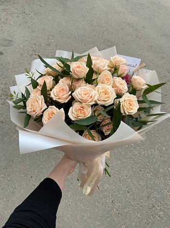 Букет Кремовые розы Латте в Касторное