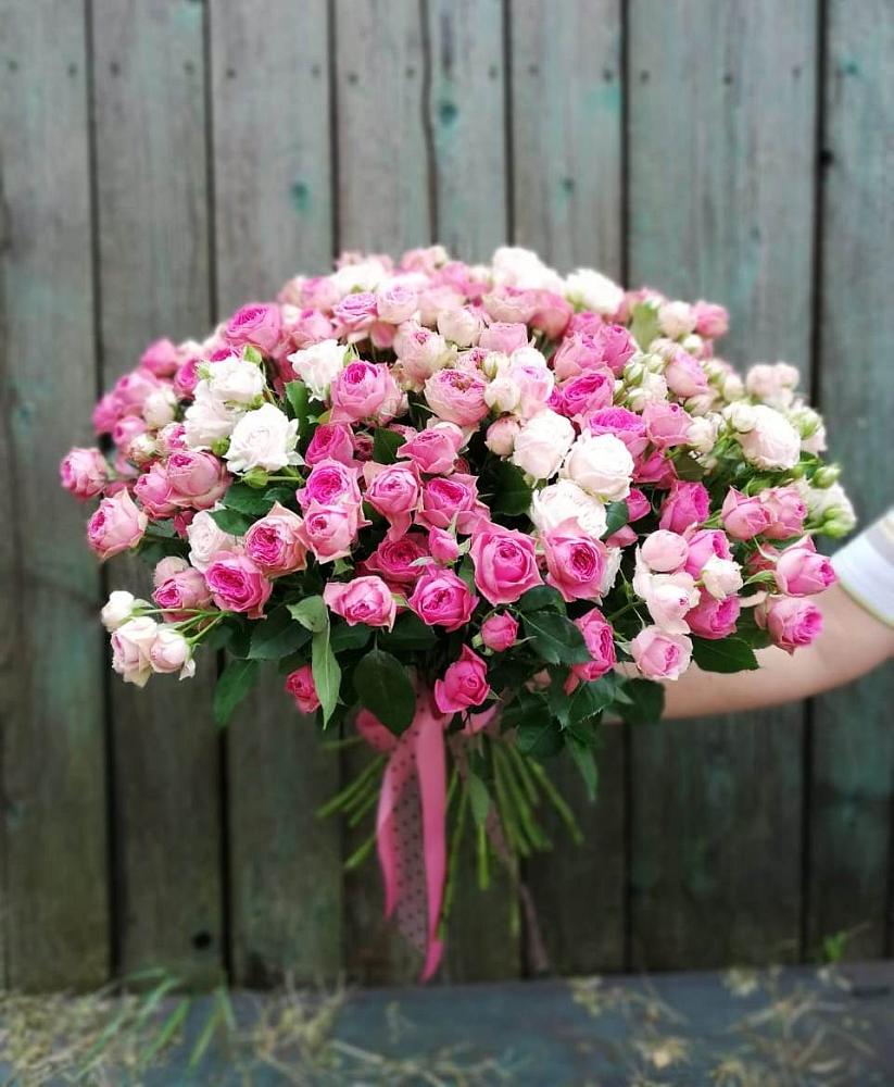 Букет Розовые кустовые розы Натали и Лав Лидия в Касторное