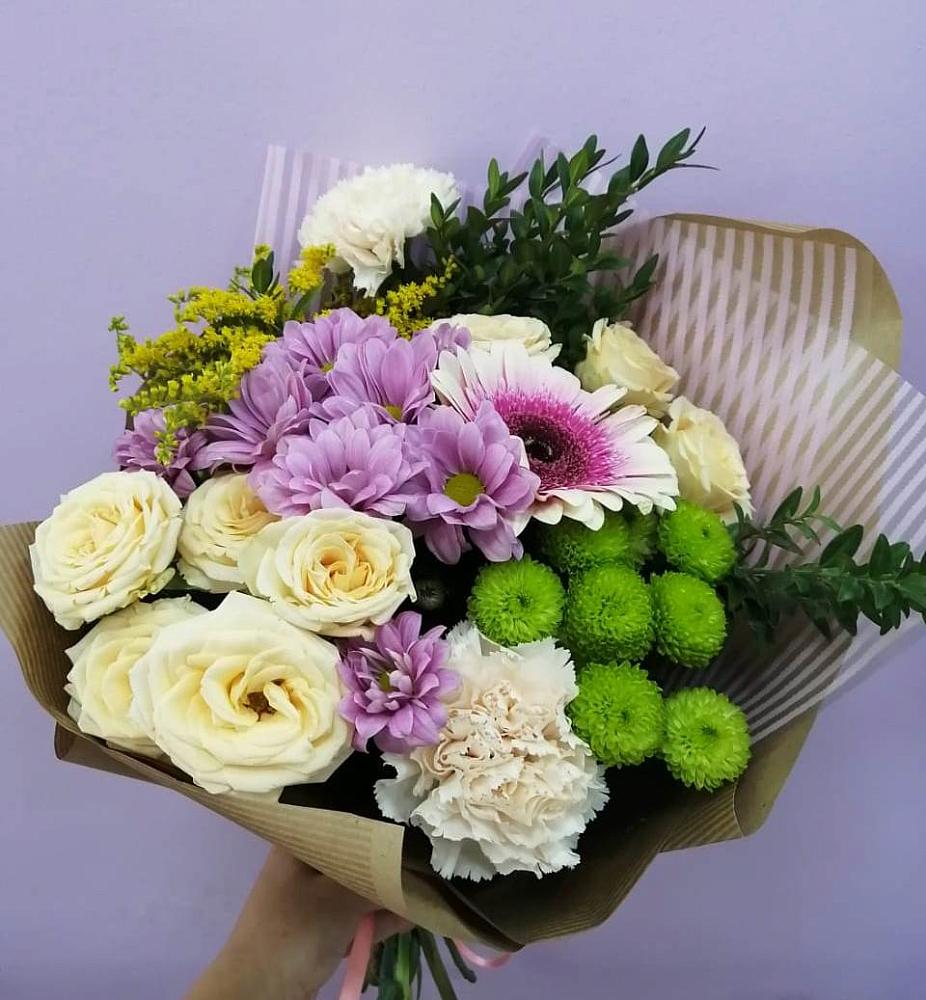 Букет цветов из: Хризантемы, Розы, Гвоздики и Герберы в Касторное