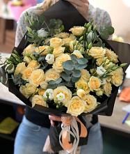 Букет цветов из:  Розы и Лизиантусы в Касторное