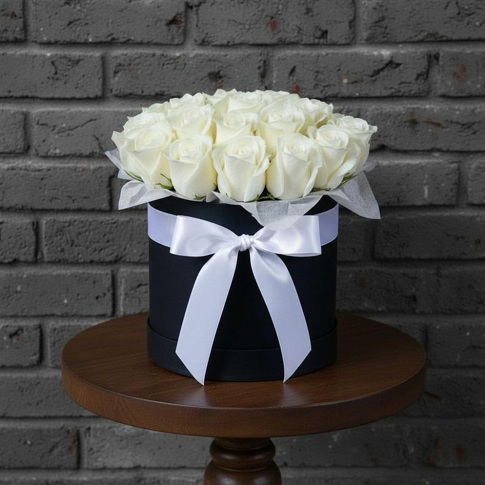 Цветочная композиция из Розы в шляпной коробке в Касторное