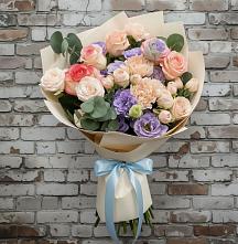 Букет цветов из:  Розы, Лизиантусы и Гвоздики #REPLACE_PRED# Касторное